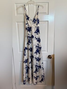 Lulu's Navy & White Floral V‑Neck Spaghetti Strap Maxi Dress Sz S